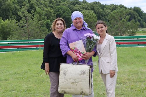 Апаста социаль хезмәткәрләр һөнәри бәйрәмнәрен билгеләп уздылар