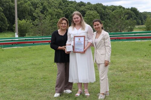 Апаста социаль хезмәткәрләр һөнәри бәйрәмнәрен билгеләп уздылар
