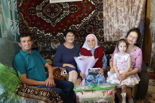 Фәнзилә әби Мәһдиева: “90 яшькә җитәрмен дип уйламаган идем”
