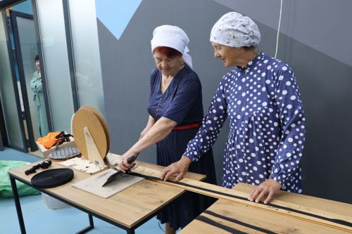 Апаста алтын йөрәкле көмеш волонтелар игелек күрсәтүләрен дәвам итә