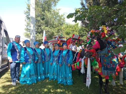 Апаслылар Арчадан бүләкләр белән кайтты