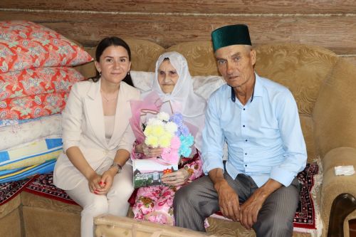 Фатыйма әби Шәрәфиева: “Куллар оеп беткәнче хезмәт иттем”