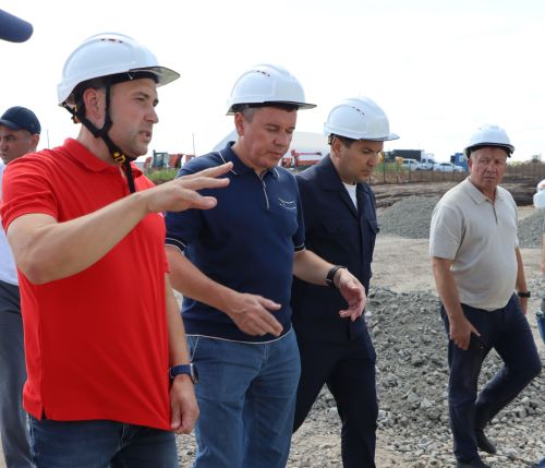Татарстан Республикасы Авыл хуҗалыгы һәм азык-төлек министры Марат Җаббаров Апаста кошчылык фабрикасы белән танышты