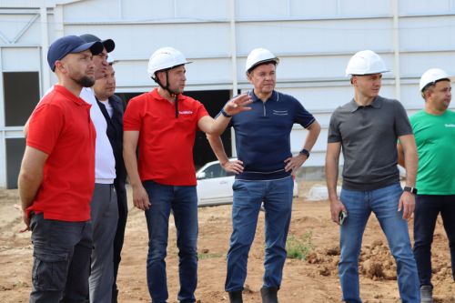 Татарстан Республикасы Авыл хуҗалыгы һәм азык-төлек министры Марат Җаббаров Апаста кошчылык фабрикасы белән танышты