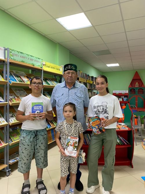 Рифат Сабирҗанов: “Оныклар белән китапханәгә йөрү үзе зур бәхет”