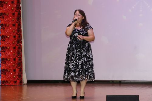 Апаста Алтын туйларын билгеләп үтүче олпат парлар бүләкләнде