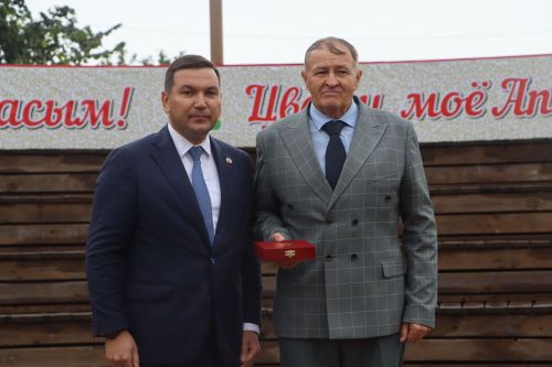 Апас районы үсешенә зур өлеш керткән күренекле кешеләр хөрмәтләнде, бүләкләнде