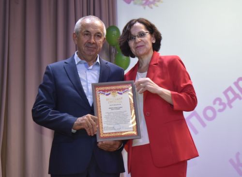 Чирмешән мәктәбе укытучысы Рафил Миңнуллин Россия Федерациясе Мәгариф министрлыгының “Һөнәргә тугрылык өчен” күкрәк билгесенә ия булды