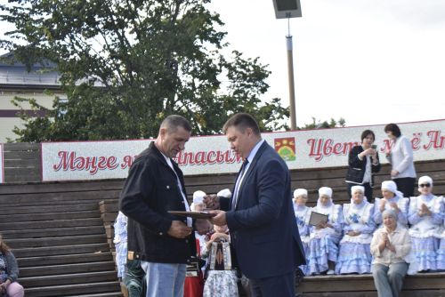 Районыбызның игелекле волонтерлары хөрмәтләнде