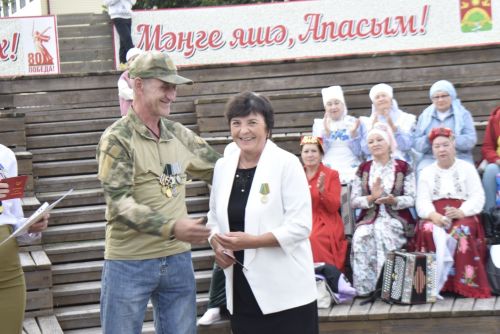 Республика көнендә волонтерларга хөрмәт зурдан булды