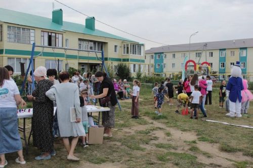 🎉Праздник из программы конкурса «Курше Фест» прошел на улице Молодежная в  Апастово