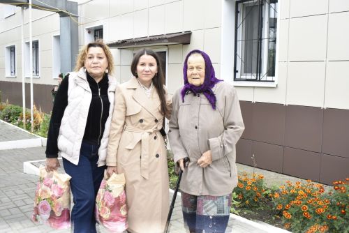Кайбыч, Тәтеш районнарындагы картлар йортларында тәрбияләнүче райондашлар күчтәнәчләр алды