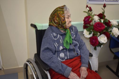 Кайбыч, Тәтеш районнарындагы картлар йортларында тәрбияләнүче райондашлар күчтәнәчләр алды
