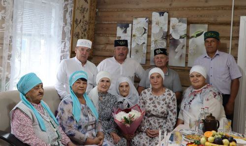 Татар Пүчинкәсендә яшәүче Наилә әби Сафина: “Язмышыма үпкәм юк, бәхетле тормыш иттем”