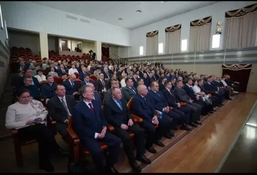 Поздравляем Рафила Равиловича Халилова с присвоением почётного звания «Заслуженный ветеринарный врач Республики Татарстан»! 💐💥🔥