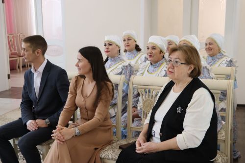 Апаста Яңа елның беренче нарасые теркәлде