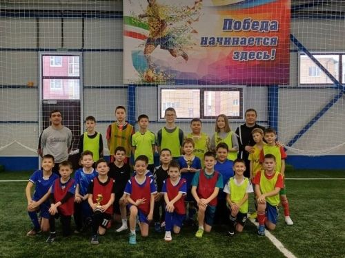 Апасның футбол манежында Яңа елның беренче турниры узган