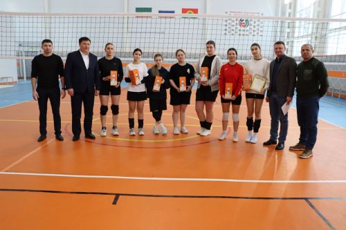 Апас волейболчылар район башлыгының Сертификатын алды