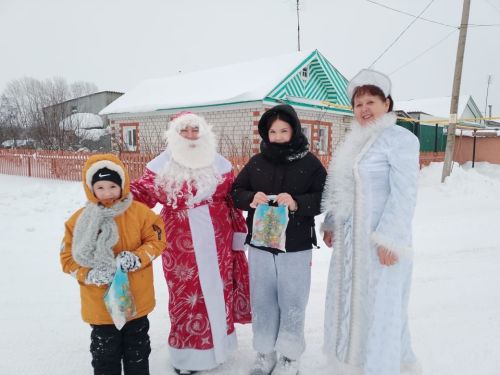 Дәүләкигә Кыш бабай һәм Кар кызы килгән