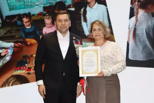 Апаста мөгаллимнәр һәм тәрбиячеләр һөнәри бәйрәмнәрен билгеләп үттеләр