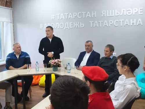 Мужество начинается с отца: урок для юнармейцев в Апастово