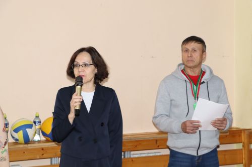 Биеш мәктәбендә Зөфәр Зәмдиханов Кубогына зонакүләм волейбол ярышлары уза