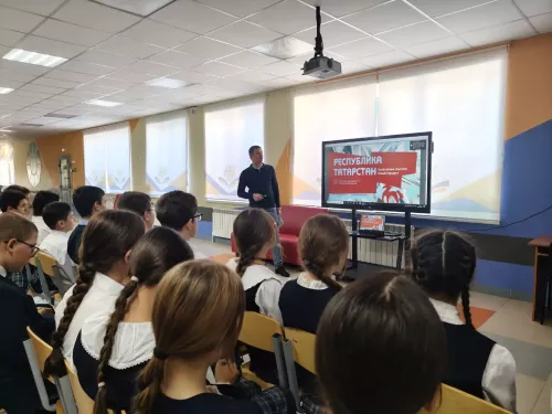 В Каратунской школе прошел «живой разговор» о возможностях для молодежи