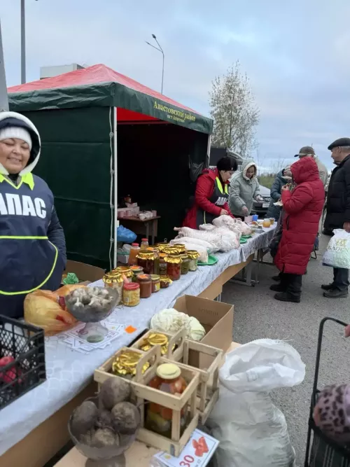 Апаслылар кабат көзге ярминкәдә