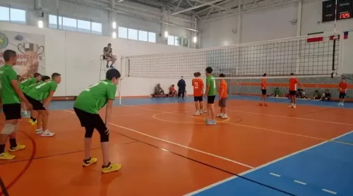 Апаста волейбол ярышлары үтте
