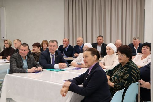 Апаста “Бердәм Россия» партиясенең беренчел бүлекчәләре секретарьлары семинары узды