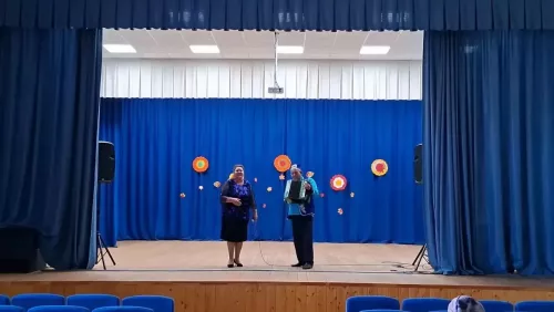 Өлкәннәргә рәхмәт һәм ихтирам: Олы Бакырчы мәдәният йортында бәйрәм чарасы