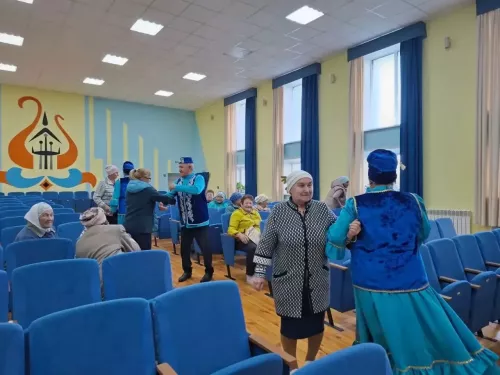 Өлкәннәргә рәхмәт һәм ихтирам: Олы Бакырчы мәдәният йортында бәйрәм чарасы
