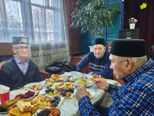 Ындырчы егетләреннән - өлкәннәргә хөрмәт