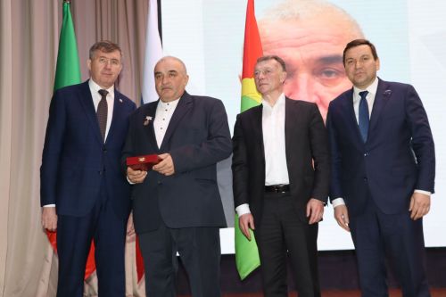 Фәнис Гарифуллин: «Яшьли техникага утырган кеше мин”