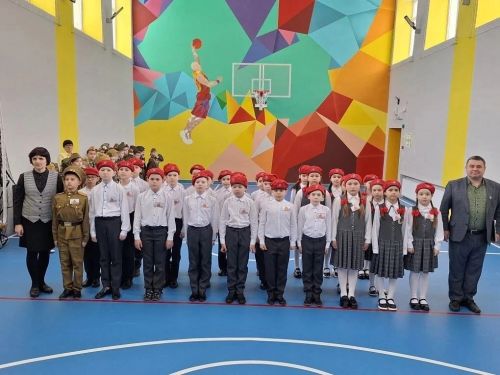 В Апастовской школе прошел Ежегодный школьный смотр строя и песни