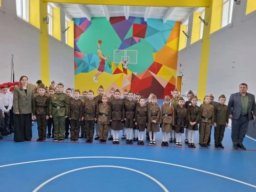 В Апастовской школе прошел Ежегодный школьный смотр строя и песни