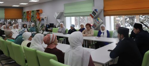 Апас Үзәк китапханәсендә “Дөньяда иң матур тел – ул минем туган телем” дип исемләнгән чара үтте