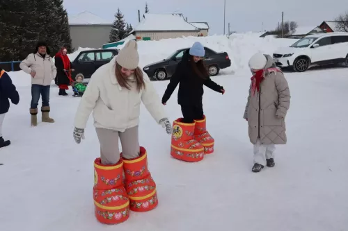 Масштабные масленичные гуляния прошли в деревне Табар Черки в рамках зимнего фестиваля «Курше»