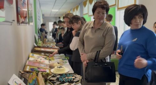 В Апастовской школе прошел фестиваль «Семейная симфония»