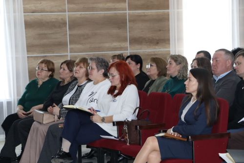 Апаста балигъ булмаган балалар эше һәм аларны яклау комиссиясенең киңәйтелгән утырышы узды