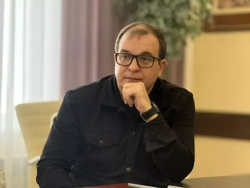 Апаста закон таләп иткәнчә эшләү бурычы куела