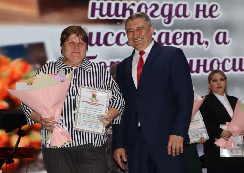 Апаста мәдәният хезмәткәрләре хөрмәтләнде