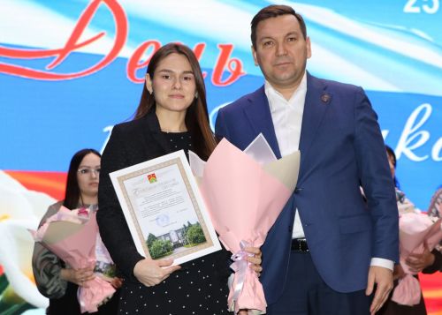Апаста мәдәният хезмәткәрләре хөрмәтләнде