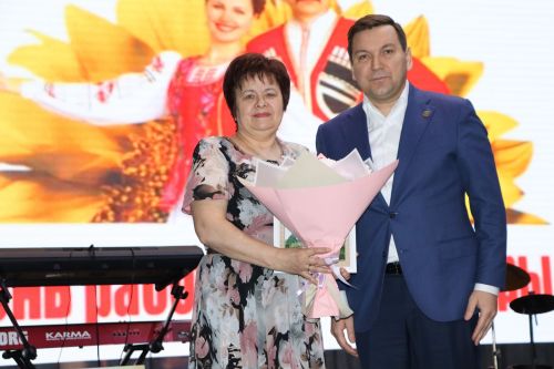 Апаста мәдәният хезмәткәрләре хөрмәтләнде