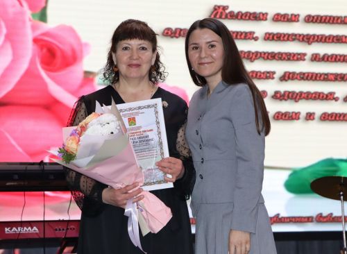 Апаста мәдәният хезмәткәрләре хөрмәтләнде