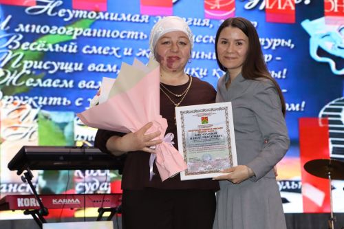 Апаста мәдәният хезмәткәрләре хөрмәтләнде