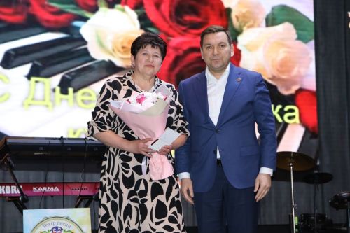 Апаста мәдәният хезмәткәрләре хөрмәтләнде