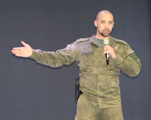 Россия Герое Рәсим Баксиков: «Тормыш һәрвакыт укырга мәҗбүр итә»