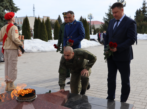 Россия Герое Рәсим Баксиков: «Тормыш һәрвакыт укырга мәҗбүр итә»