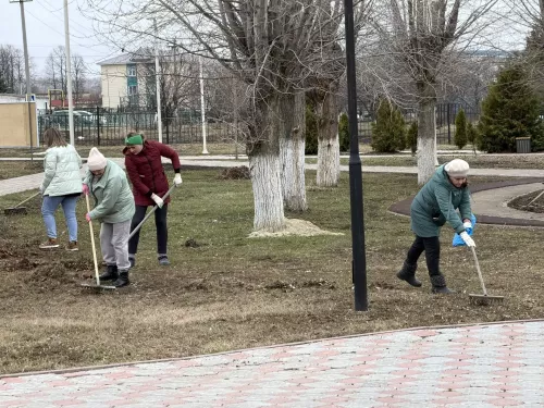 Апасның Үзәк ял паркында өмә узды